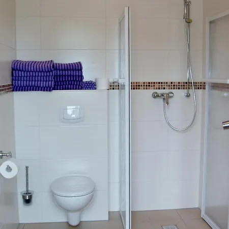 Im Reihenhaus Petermann 5 Prázdninový dům Neuhof (Rugen)