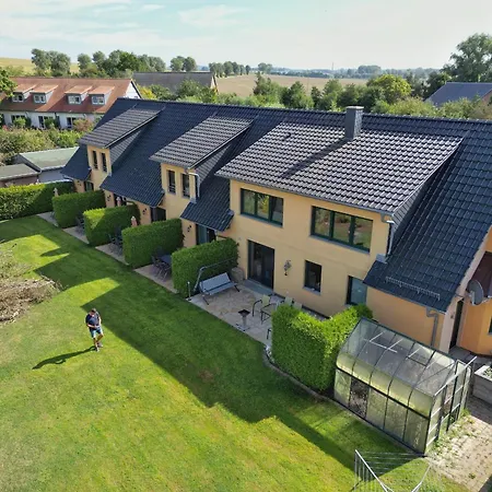 Holiday home Im Reihenhaus Petermann 5